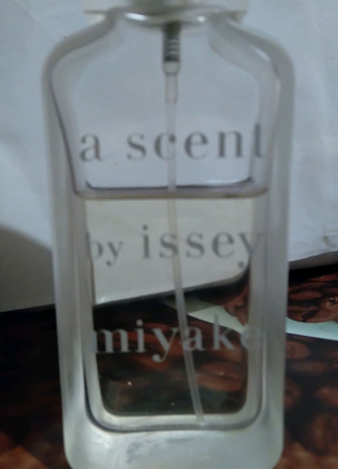 Духи a scent by, нишевая парфюмерия.