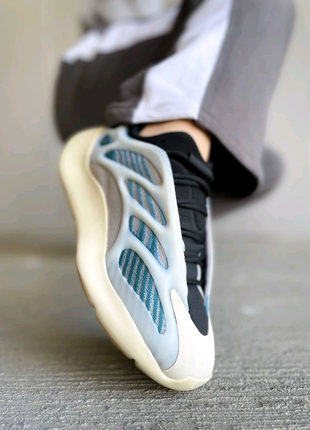 Adidas yeezy 700 v3 "kyanite"