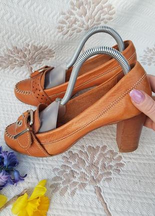 Стильні добротні шкіряні італійські туфлі з пряжкою paola caniglia4 фото