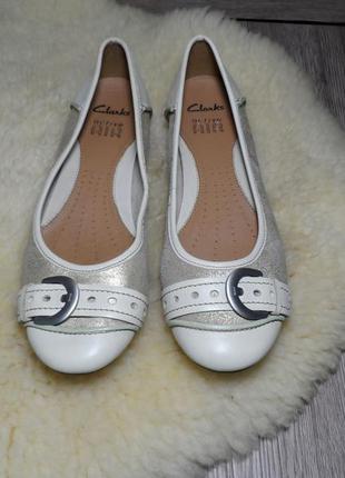 Шкіряні балетки популярного бренду clarks! 38 р.