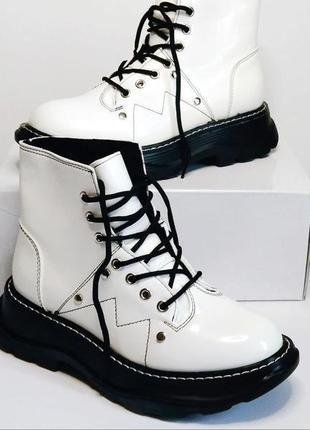 Жіночі черевики сезон: зима колір: білий3 фото