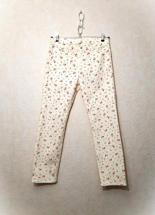 H&m брендовые джинсы штаны летние цвет масла в красные цветочки стрейч-котон женские 502 фото
