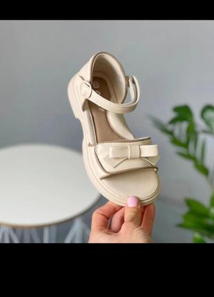 Стильні  бежеві   босоніжки з бантиком