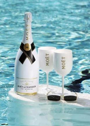 Фирменные бокалы для шампанского moet & chandon. фужеры мое шандон. белый moet