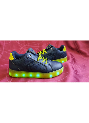 Geox kommodor світлові діодні кросівки10 фото