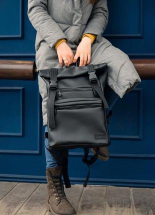 Жіночий чорний рюкзак rolltop для подорожей1 фото