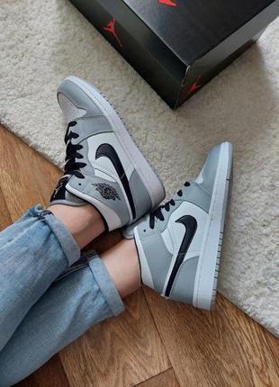 Nike air jordan retro 1 mid light smoke grey унісекс