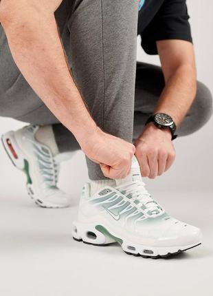 Мудские красовки nike air max plus white olive