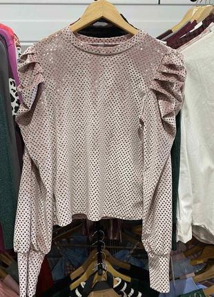 Нарядная женская розовая велюровая блуза с объемными рукавами2 фото