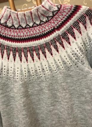 Нереально красивый и стильный брендовый вязаный свитерок.7 фото