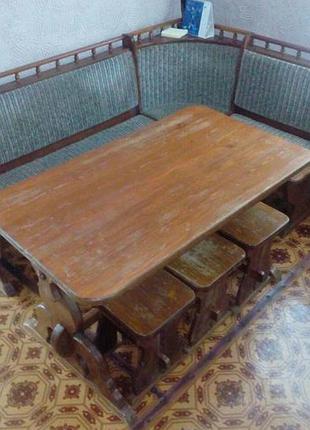 Дерев'яний м'який куточок, стіл, 4 табуретки масив дерева лак про