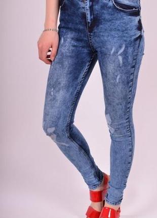 Красивые женские джинсы1 фото