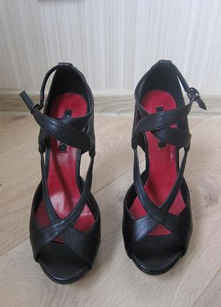 Итальянские кожаные босоножки р. 36 (37)