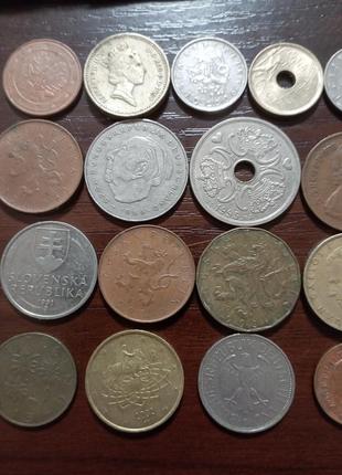 Монети різних країн світу.