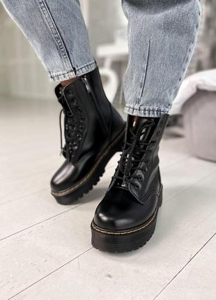 Зимові черевики dr. martens jadon на платформі з хутром