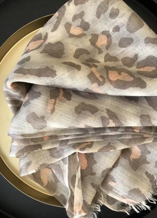 Базовий легкий шарф леопардовий принт