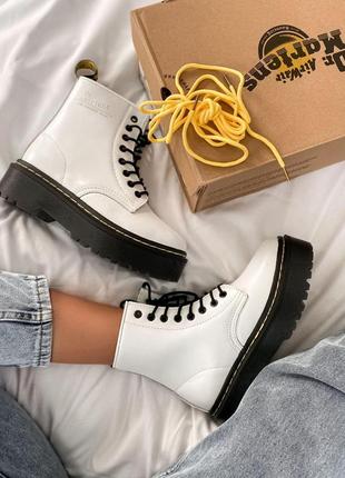 Зимние ботинки dr. martens на платформе с мехом белые3 фото