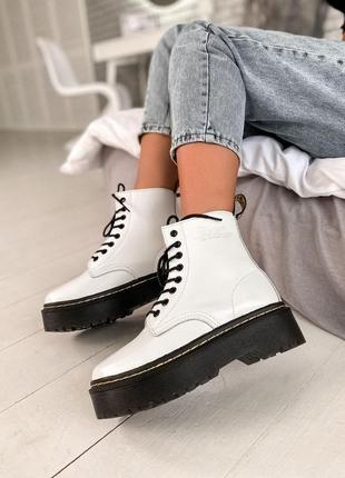 Зимние ботинки dr. martens на платформе с мехом белые2 фото