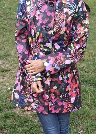 Яскрава куртка на осінь від spoom