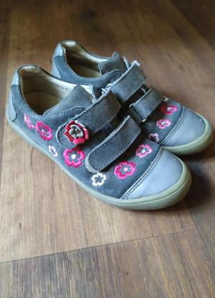 Туфлі кросівки кеди шкіра