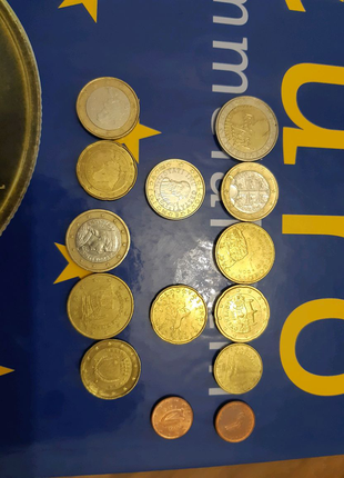 Альбом євро монет та ювілейні 2евро4 фото