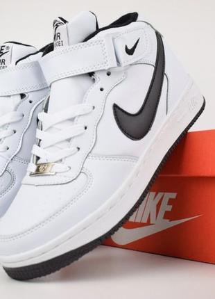 Женские кроссовки nike air force 1 high белые с чёрным (мех)