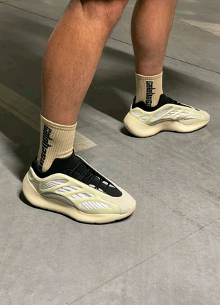 Кроссовки adidas yeezy boost 700 v3 azael мужские, женские2 фото