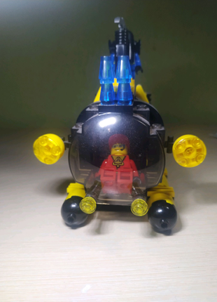 Лего підводний човен
