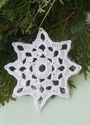 Вязаная снежинка