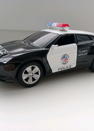 Игрушка lamborghini urus. 1/38