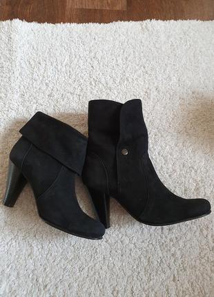 Черевики, чобітки