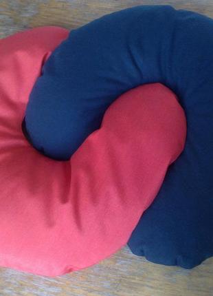 Подушка-валик для шеи с гречневой лузгой5 фото