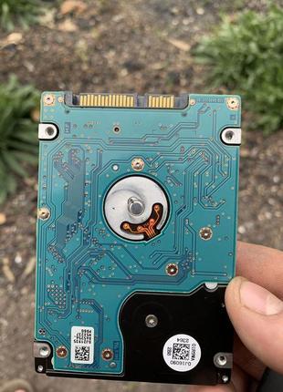 Жорсткий диск для ноутбука на 500 гб із виною