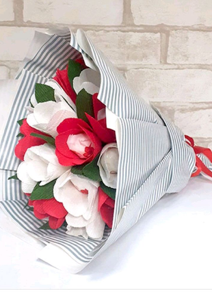 Букет з цукерок тюльпани 19 червоно-білі рафаелло