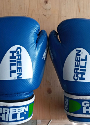 Продам перчатки для бокса green hill