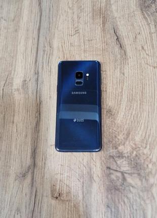 Samsung galaxy s10 plus 8/128gb black. 
2 сім-картки. exynos