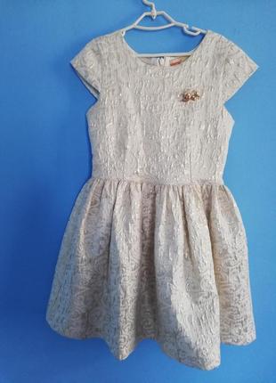Нарядное парчевое платье на 5-6 лет1 фото