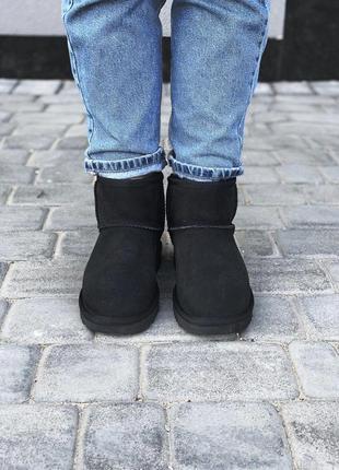 Ugg classic mini black suede женские сапоги угг с овчиной6 фото