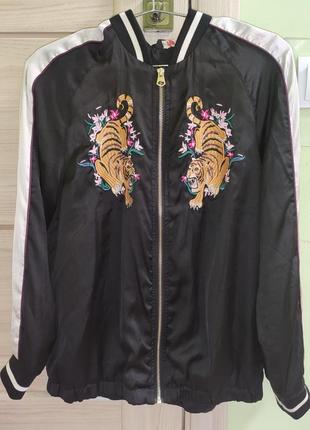 Стильний атласний бомбер з вишивкою h&m