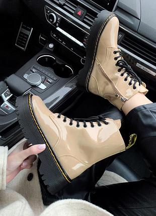 Черевики dr.martens patent beige ( premium ) з замком черевики