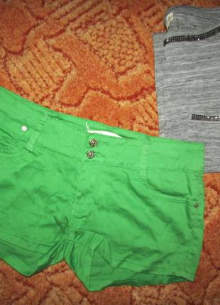 Яркие шортики