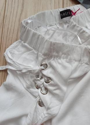 Летняя белая блуза с открытыми плечами3 фото