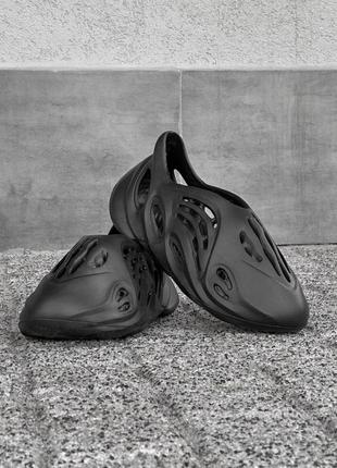 Стильні чорні чоловічі кросівки-крокси літні дихаючі,чоловіче стильне взуття на літо