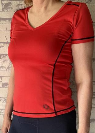 Червона футболка від бренду crivit sports жіноча спортивна футболка1 фото