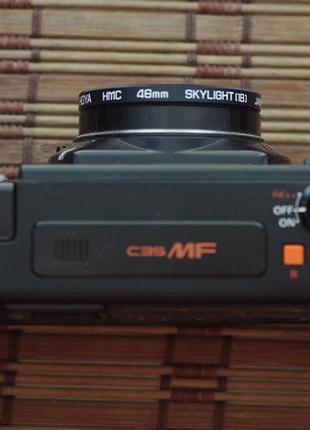 Фотоаппарат konica c35mf 38mm 2.8 + фильтр , крышка и чехол .