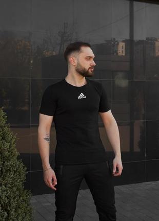 Чоловіча літня чорна базова футболка мужская футболка с коротким рукавом adidas