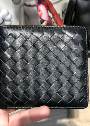 Бумажник bottega veneta intrecciato bi-fold in nero