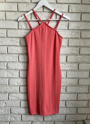 Сукня трикотажна, рожевого кольору, розмір s, трикотаж щільний.