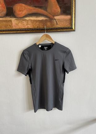 Reebok мужская компресионка,футболка,оригинал,размер m-s