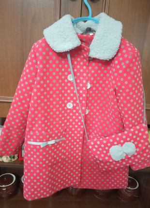 Пальто на дівчинку 5-6 років